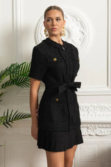 Vestido Vintage em Tweed – Elegância, Gola Redonda, Modelagem Slim e Fechamento com Zíper