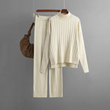 Conjunto Tricô Grosso com Blusa Gola Alta e Calça de Cintura Alta