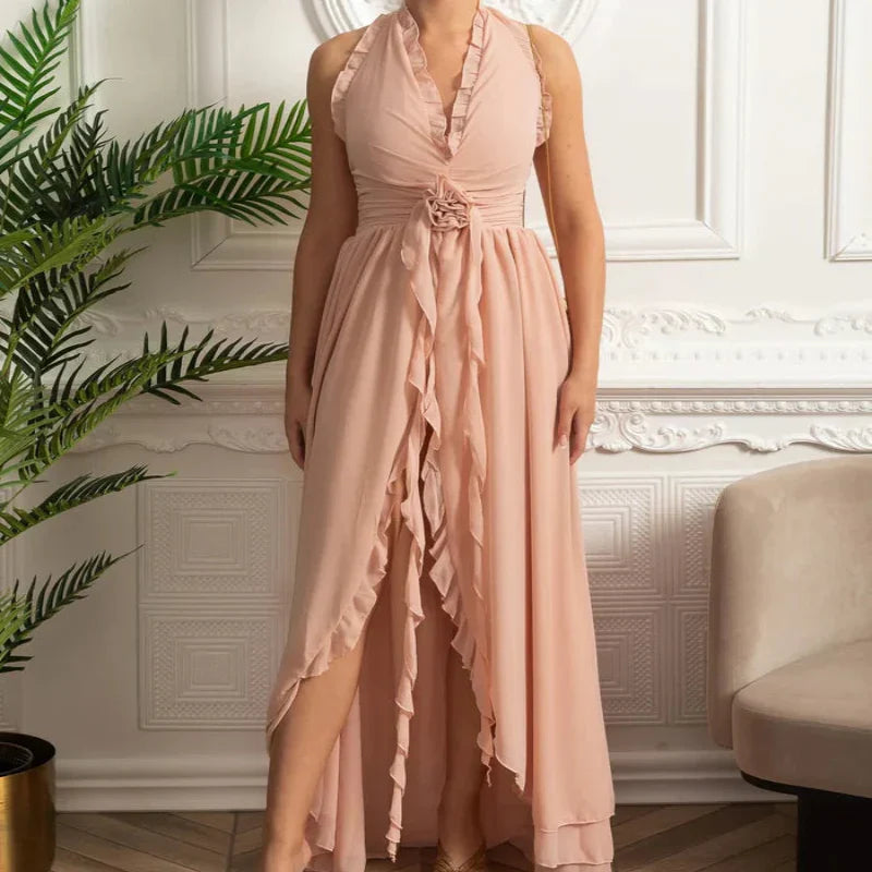 Vestido Longo – Elegante com Gola Halter, Decote com Babados, Cintura Franzida e Detalhe Floral