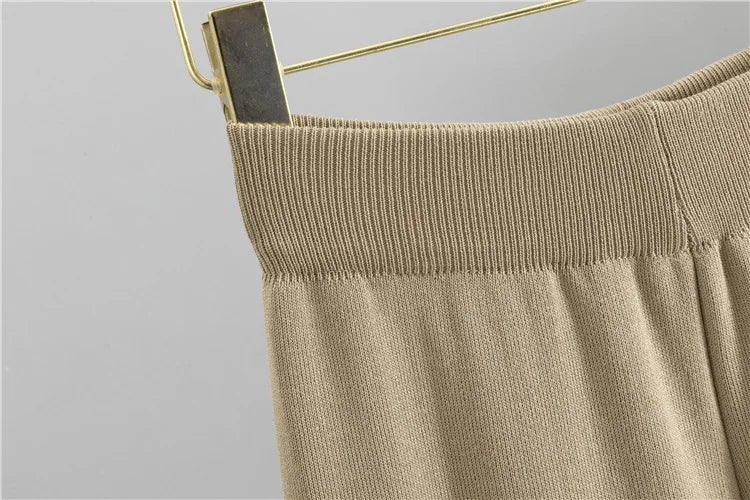 Conjunto Feminino Elegante em Tricô – Cardigan de Botões e Calça de Cintura Alta com Perna Larga