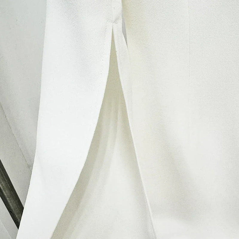 Vestido Bordado á Mão – Gola Alta, Manga Longa