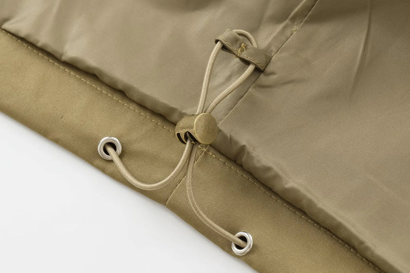 Conjunto Feminino Elegante com Casaco de Bolsos e Calça de Alfaiataria