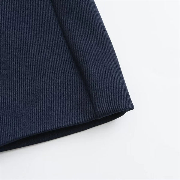 Conjunto Elegante – Blazer Curto com Botões Decorativos e Calça Pantalona