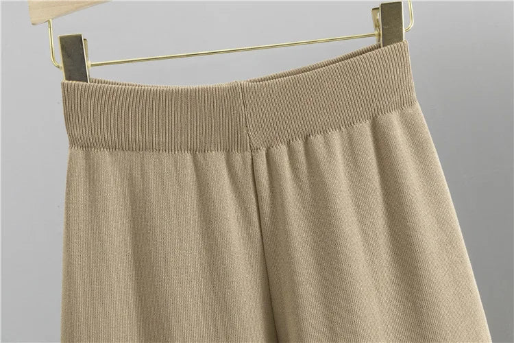 Conjunto Feminino Elegante em Tricô – Cardigan de Botões e Calça de Cintura Alta com Perna Larga