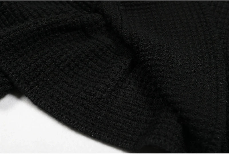 Vestido Bicolor – Decote V, Manga Longa, Slim Fit com Bolsos Bordados