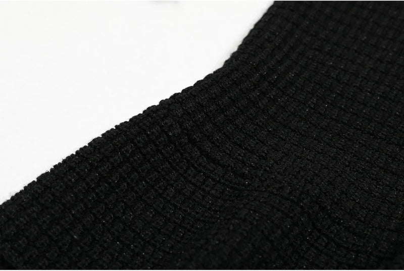 Vestido Bicolor – Decote V, Manga Longa, Slim Fit com Bolsos Bordados