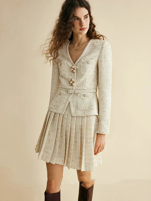 Conjunto de Tweed com Pedrarias – Blazer com Decote V e Saia Plissada de Cintura Alta