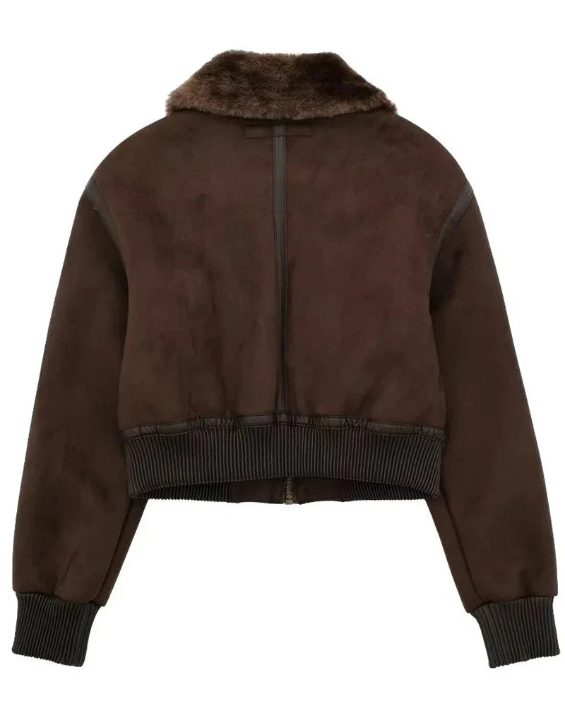 Casaco Marrom com Gola de Pele – Elegância Urbana para o Inverno