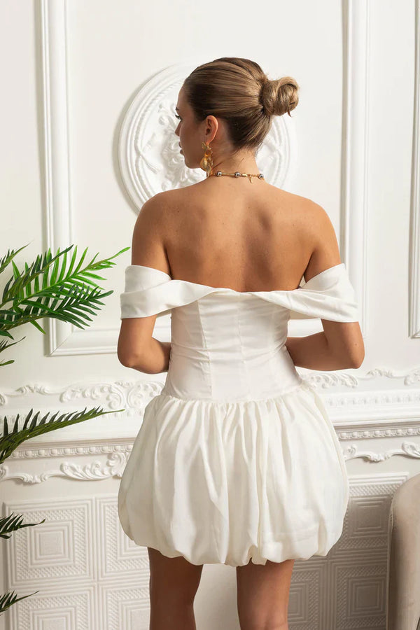 Vestido – Mini Branco, Manga Curta, Cintura Baixa, Elegante para Festa