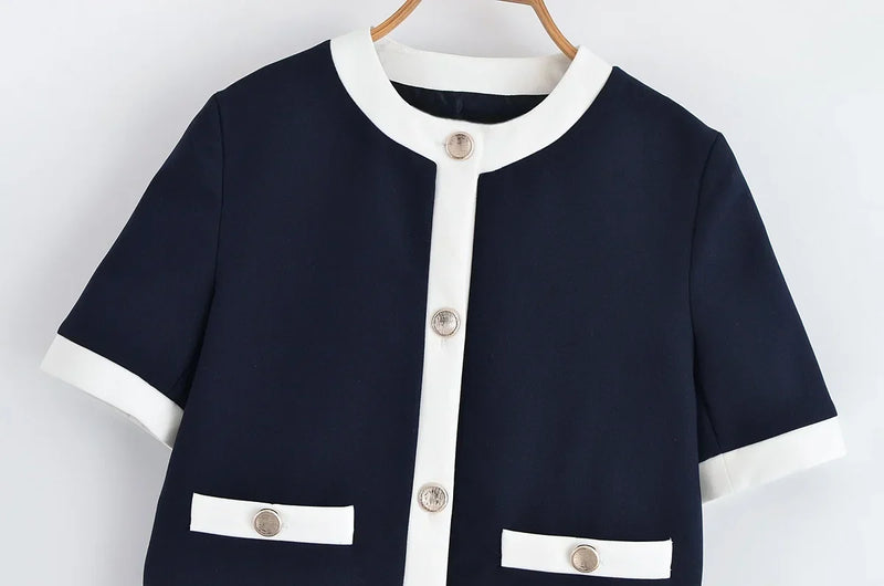 Conjunto Feminino Versátil – Blusa Básica com Recortes e Calça Reta Cintura Alta