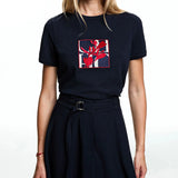 Camiseta – Manga Curta, Decote Redondo, Algodão, Bordado Floral, Casual e Confortável