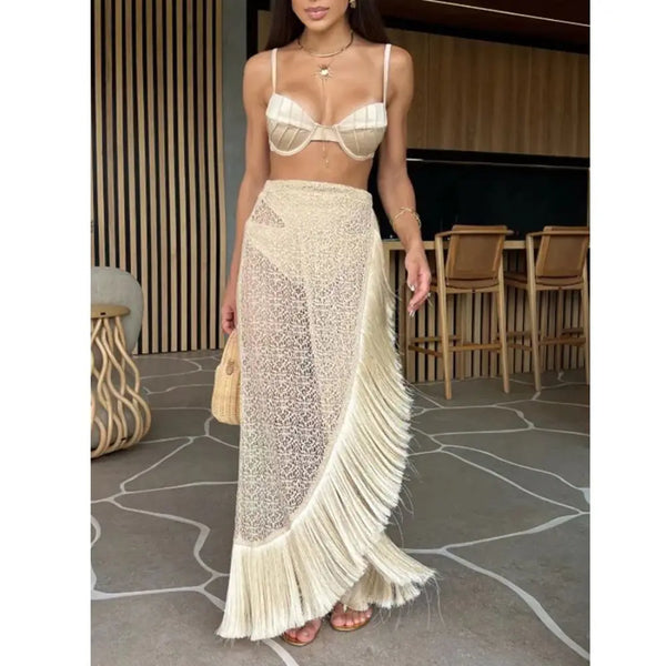 Conjunto de Biquíni com Saia de Praia e Franjas de Crochê