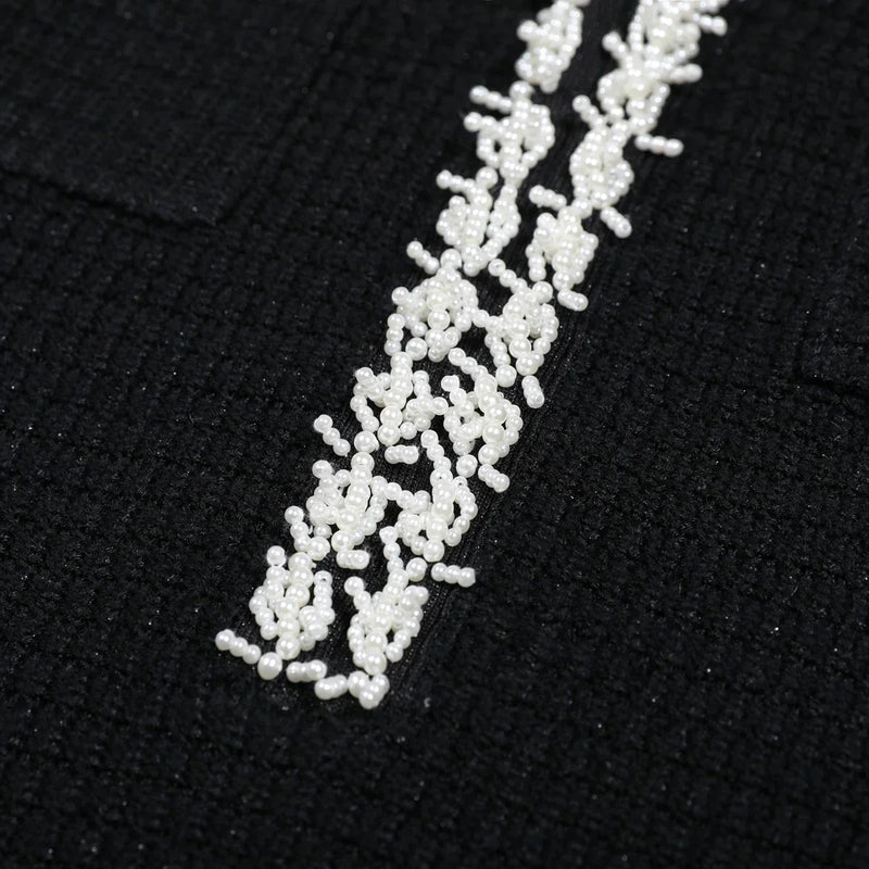 Vestido Bicolor – Decote V, Manga Longa, Slim Fit com Bolsos Bordados